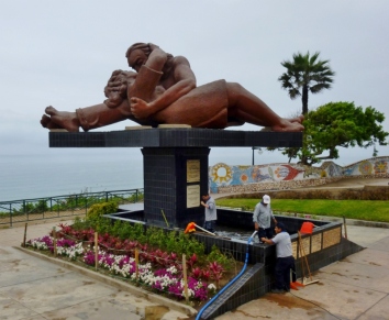 Love Park statue - Lima