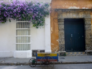 cart, widow and door - Cartagena