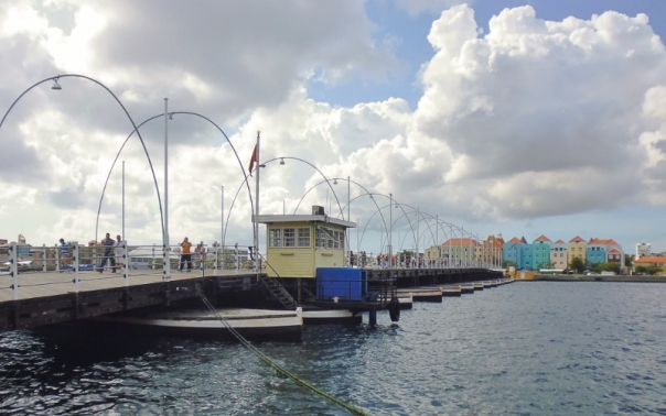 Punda District - Willemstad - Queen Emma Pontoon Bridge